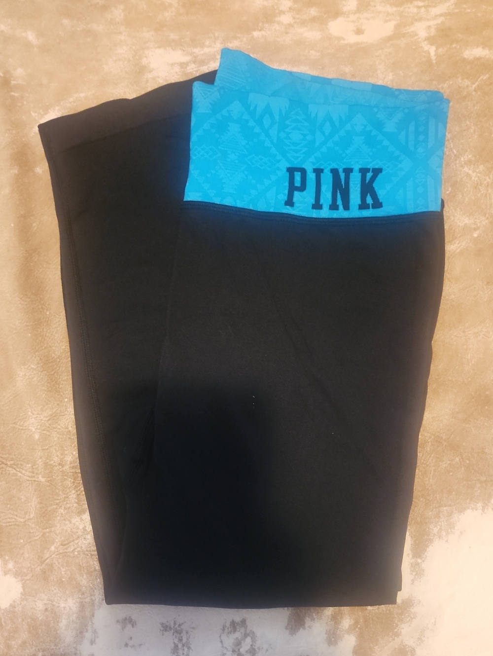 Pink VS Capris Yoga Leggings. Size: M